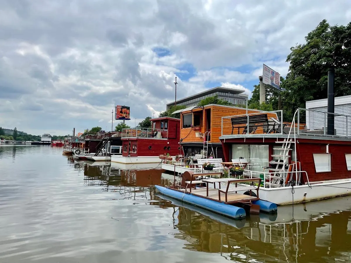 Hotel en barco Houseboat Ginger Prague Hotel República Checa