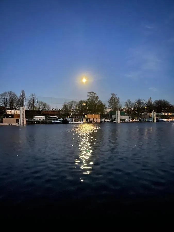 Hotel en barco Houseboat Ginger Prague Hotel